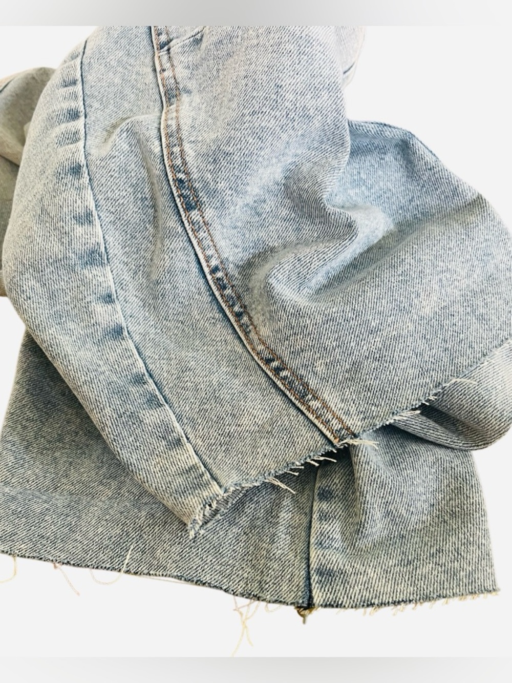 BCBGeneration - BARREL LEG Light Blue Boyfriend Jeans 👖 frayed hem - Picture 10 of 11